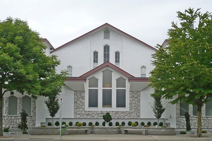 Front view of Clearbrook Church